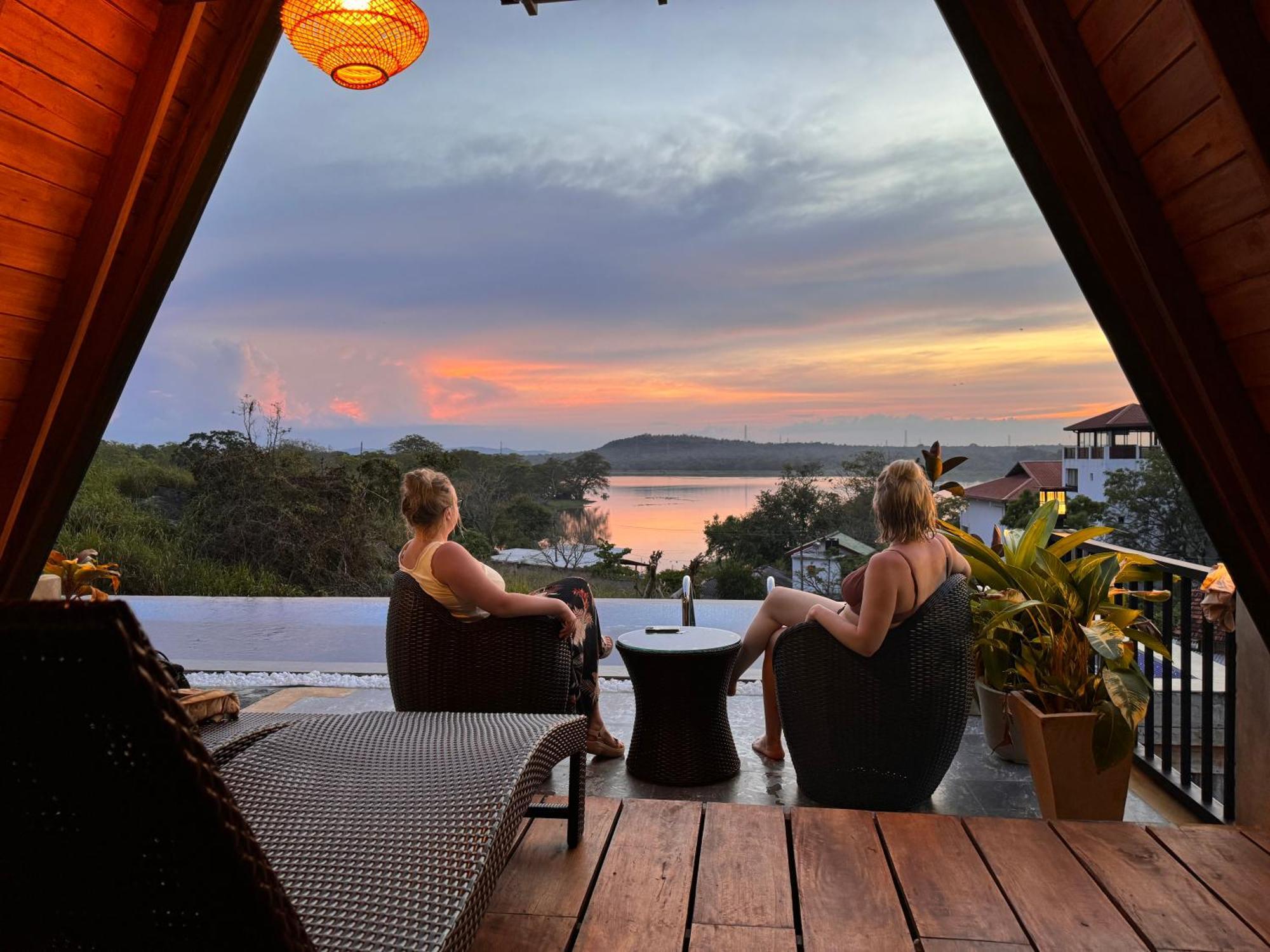 Sundown Lake Hotel & Spa Habarana Eksteriør bilde